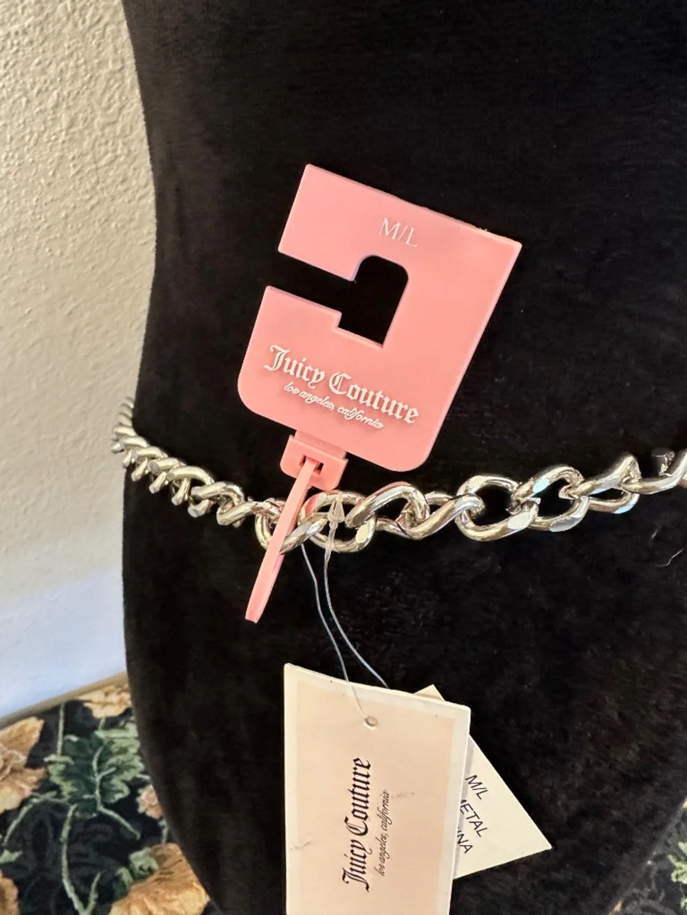 Juicy Couture silver chain butterfly clasp belt. NWT. M/L - Picture 4 of 5